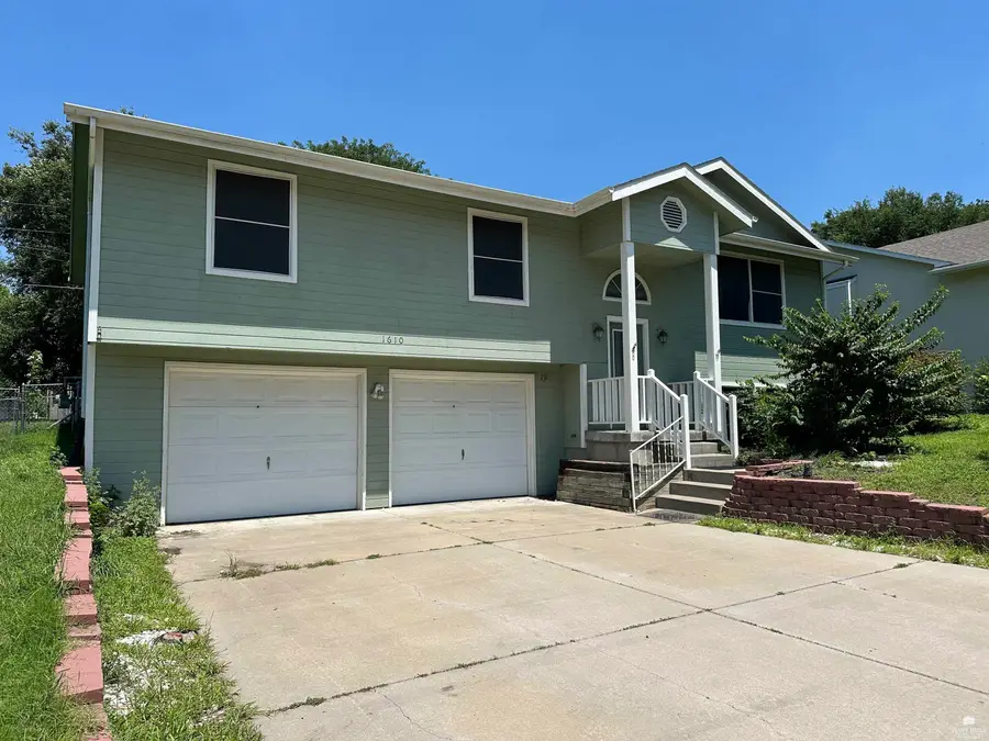 1610 Little Kitten Avenue, Manhattan, KS 66503 - #2