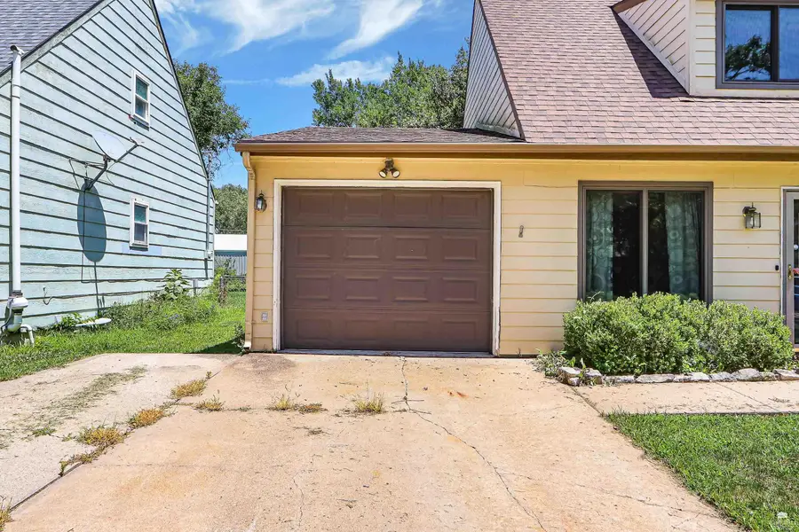 2120 Halls Landing, Manhattan, KS 66502 - #3