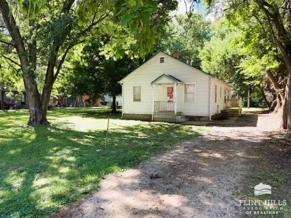 515 12th Street, Ogden, KS 66517