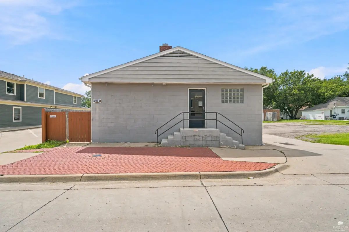 414 S 4th, Manhattan, KS 66502 - #1