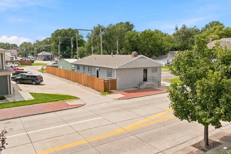 414 S 4th, Manhattan, KS 66502 - #3
