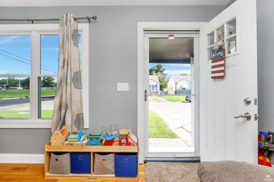 1039 W 10th Street, Junction City, KS 66441 - #2