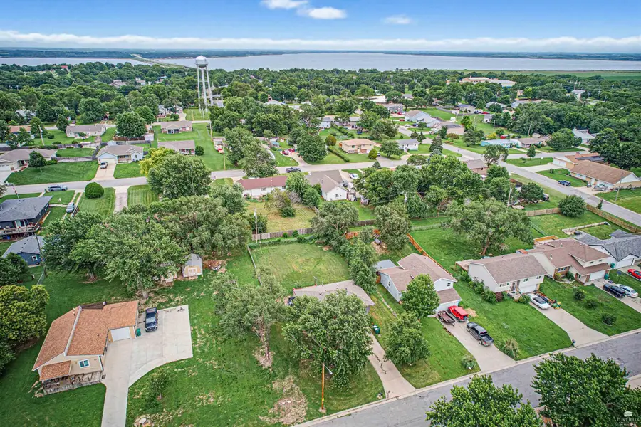 610 Knollwood Street, Wakefield, KS 67487 - #2