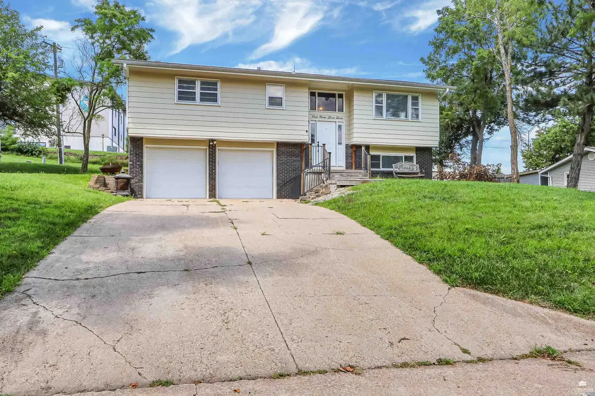 1925 Blue Hills Road, Manhattan, KS 66502 - #1