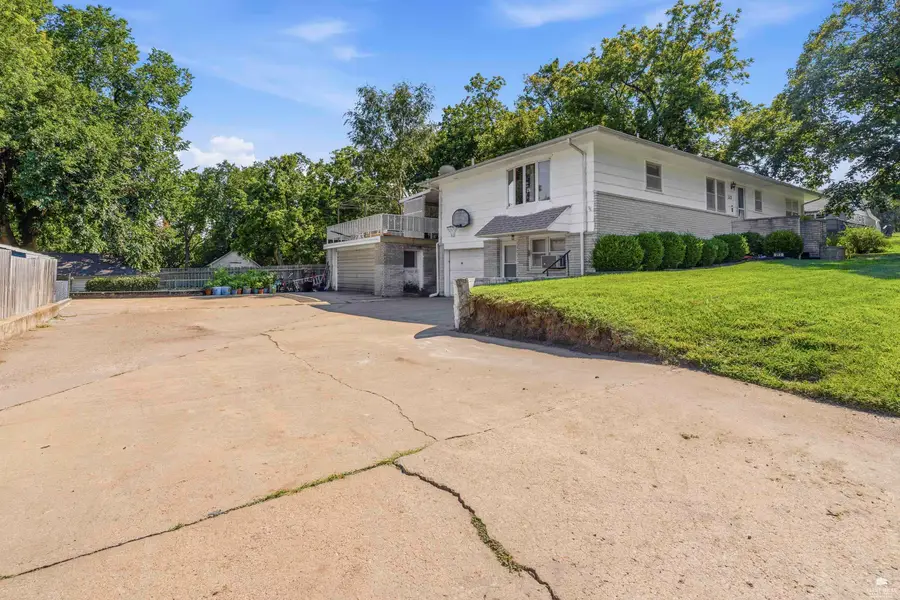 513 W 8th Street, Chapman, KS 67431 - #2