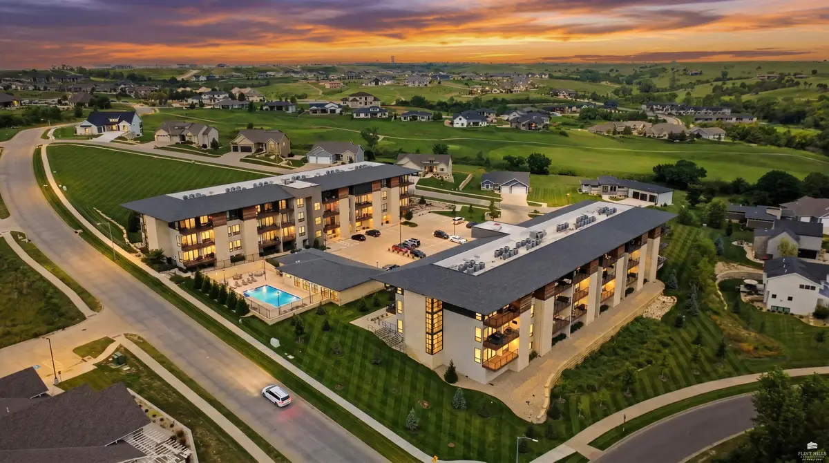 3022 Fieldhouse Circle #206, Manhattan, KS 66503 - #1
