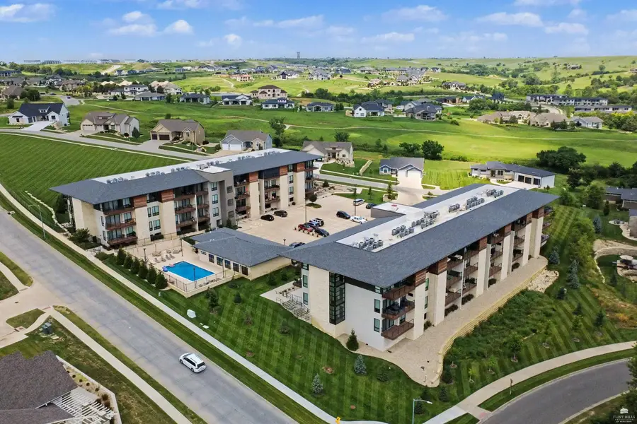 3022 Fieldhouse Circle #206, Manhattan, KS 66503 - #2