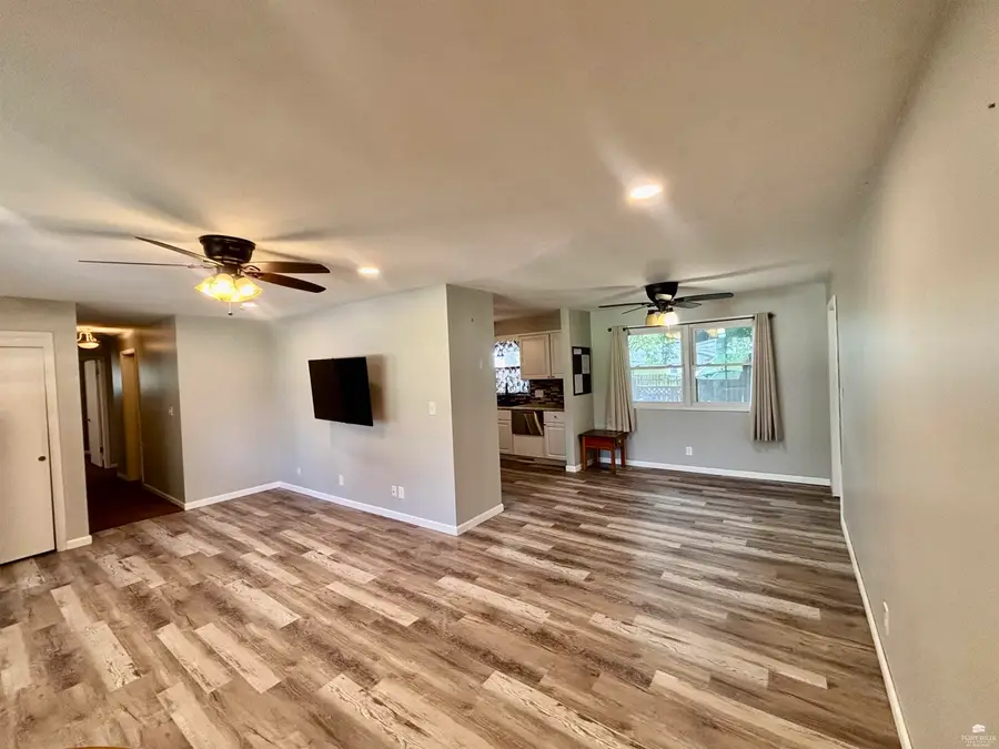 516 Hillside Street, Abilene, KS 67410 - #2