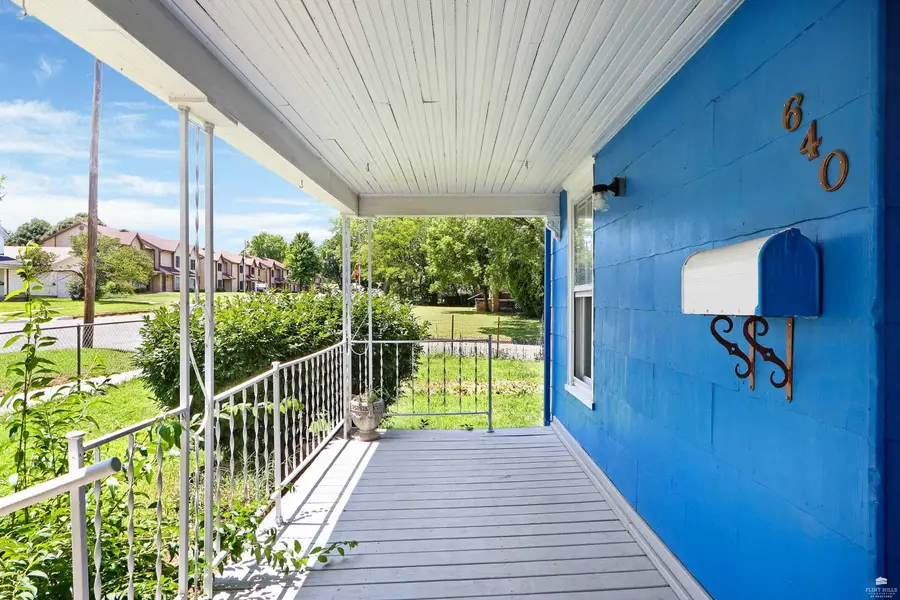 640 W 8th, Junction City, KS 66441 - #3