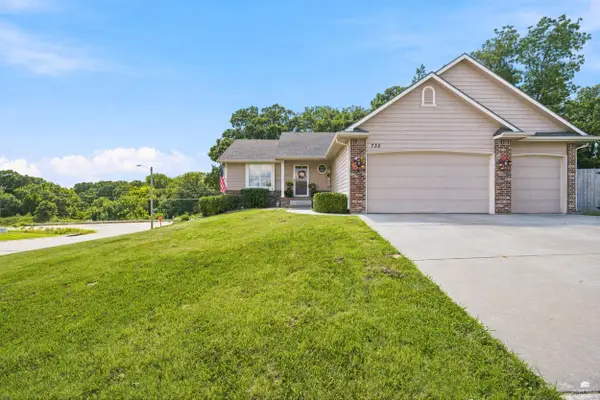 732 Fossilridge Circle, Manhattan, KS 66503