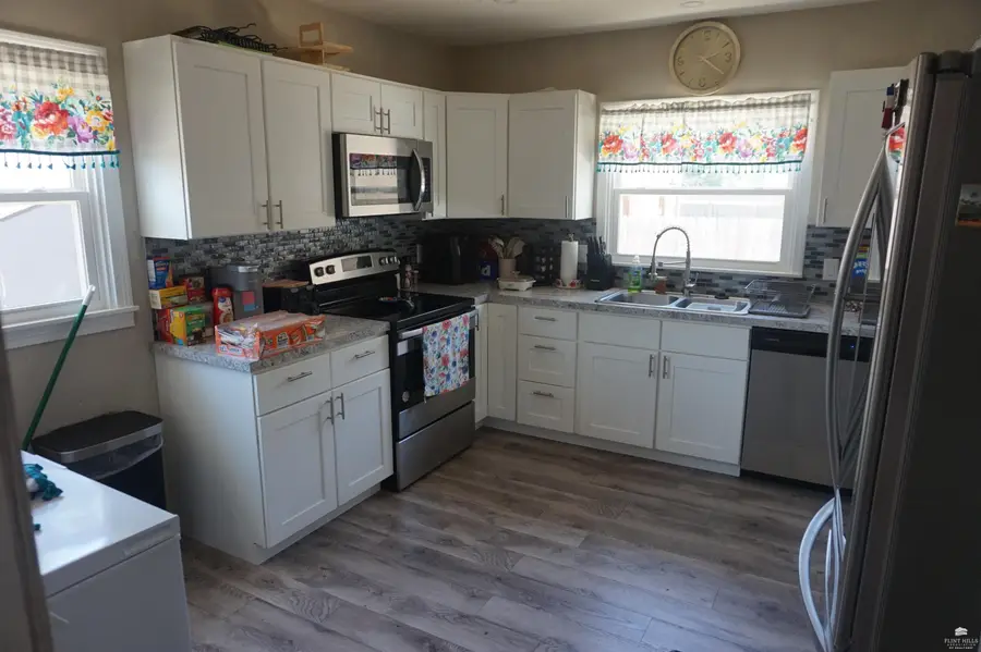 134 E Jewell Avenue, Salina, KS 67401 - #3