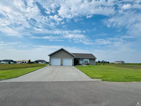 803 Hillcrest Drive, Clay Center, KS 67432
