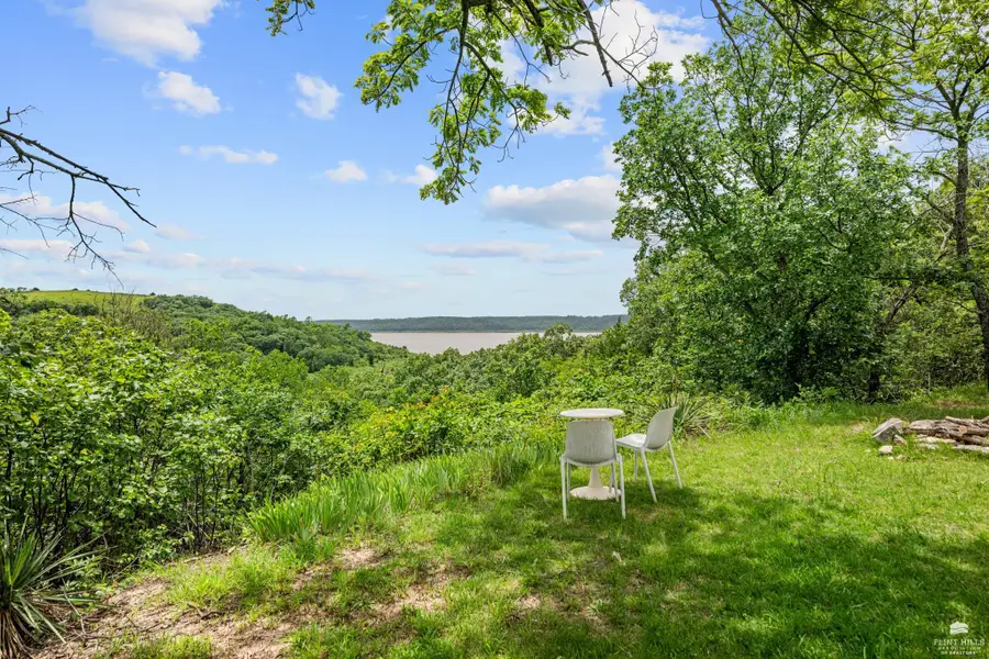 2598 N Fork Canyon, Olsburg, KS 66520 - #2