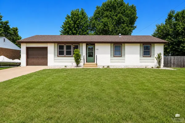3104 Yolande Way, Manhattan, KS 66502