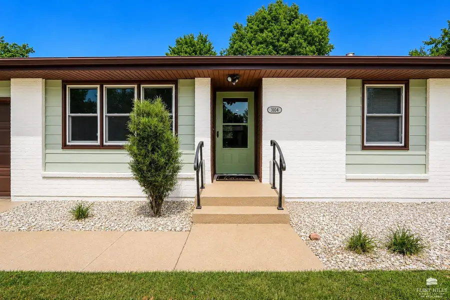 3104 Yolande Way, Manhattan, KS 66502 - #2