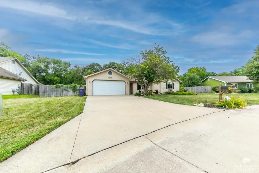 3881 Fox Ridge Drive, Manhattan, KS 66502 - #3