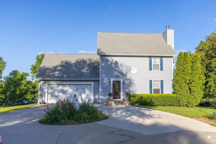 114 E Tomahawk Drive, Saint Marys, KS 66536 - #2