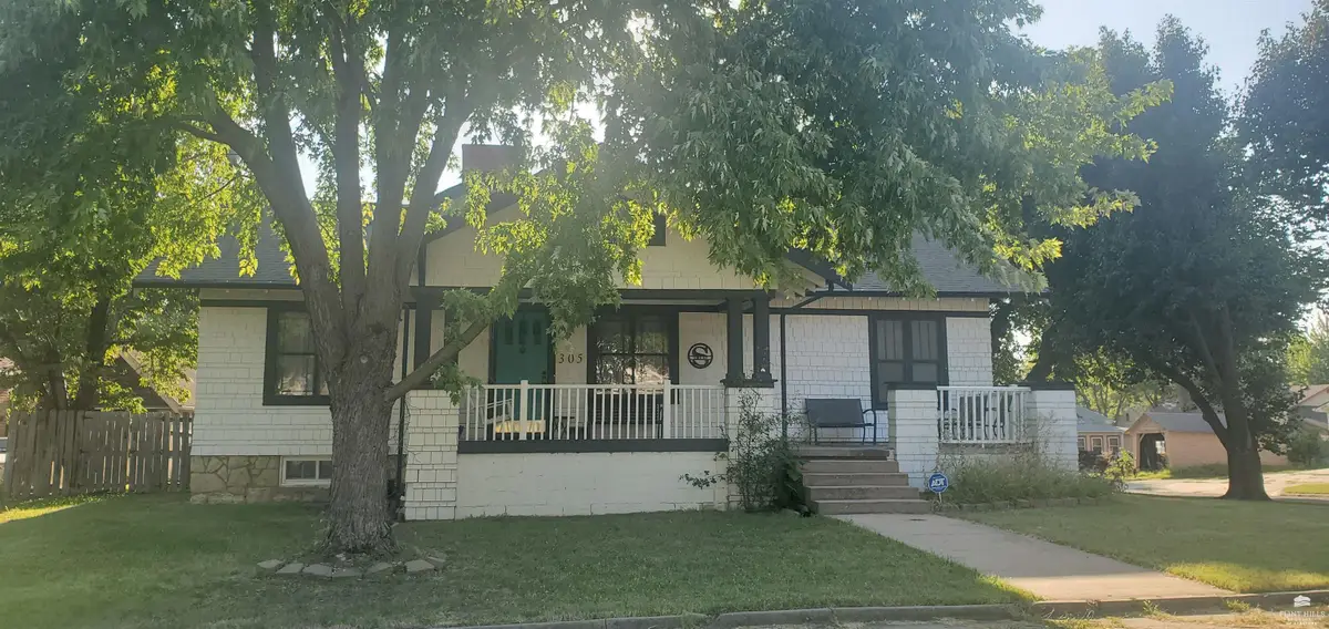 305 S Broadway, Herington, KS 67449 - #1