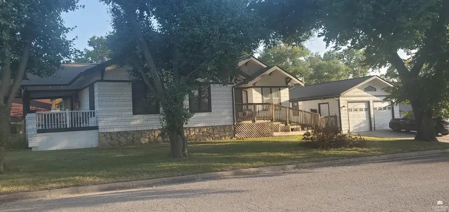 305 S Broadway, Herington, KS 67449 - #3