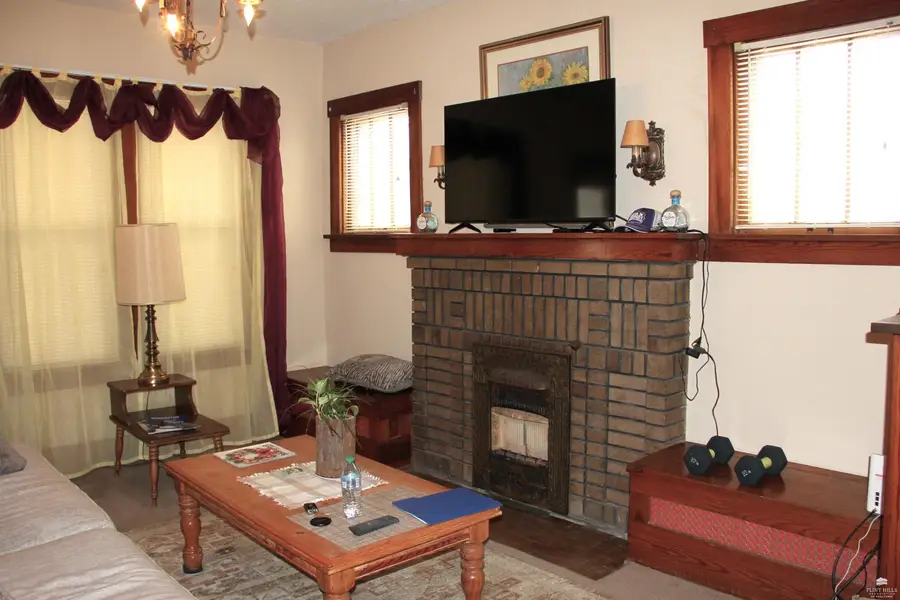 415 Leavenworth Street, Manhattan, KS 66502 - #2