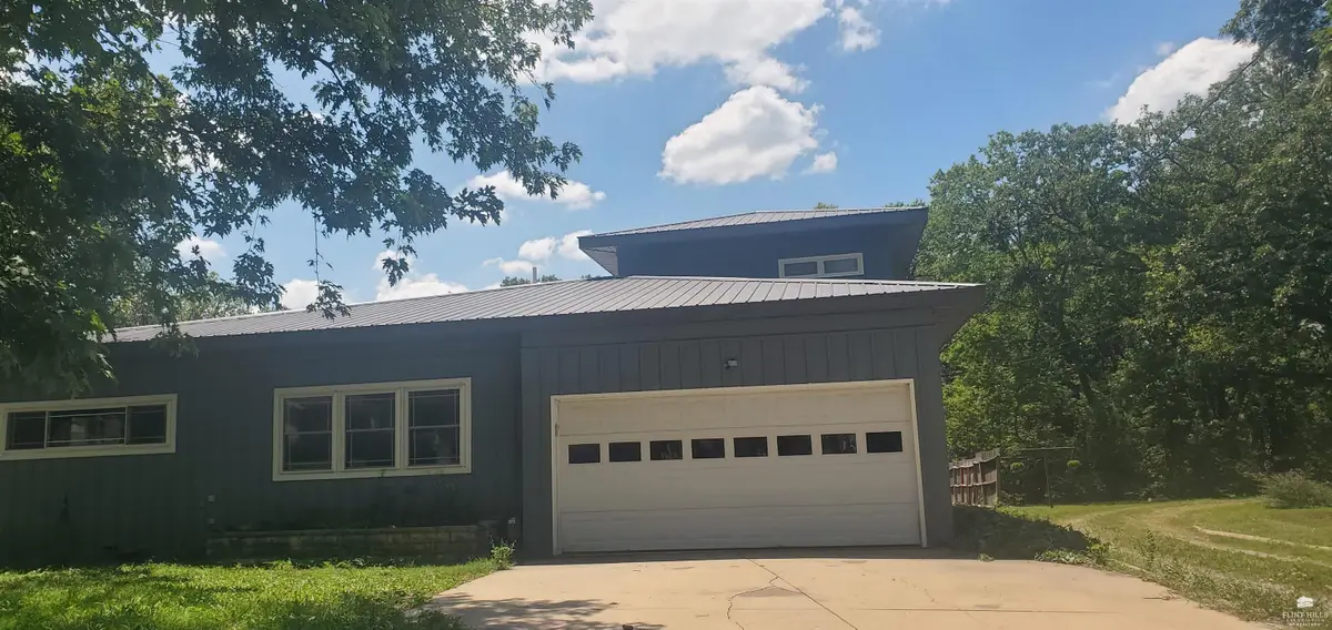 329 N Elm, Marion, KS 66861 - #1