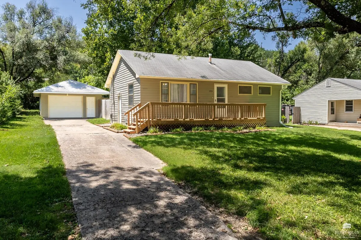 1935 Lincoln Drive, Manhattan, KS 66502 - #1