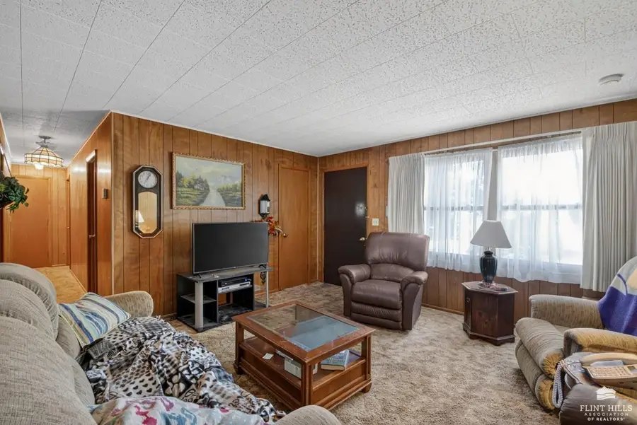 4210 NW Pocahontas Drive, Topeka, KS 66618 - #2