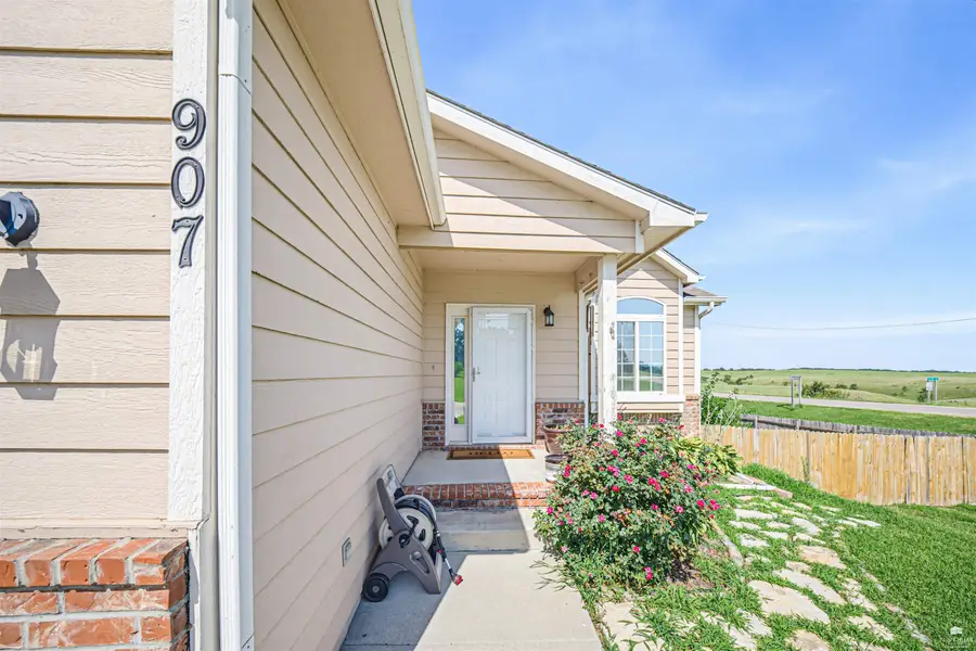 907 Maple Street, Wakefield, KS 67487 - #2