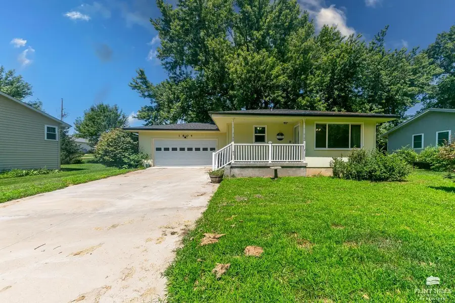1804 2nd Street, Wamego, KS 66547 - #2