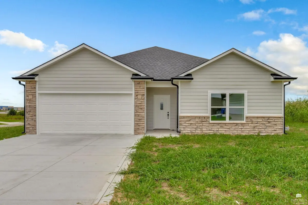 2604 Heron Circle, Junction City, KS 66441 - #1