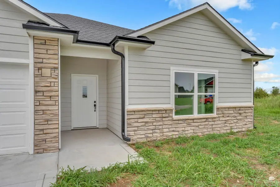 2604 Heron Circle, Junction City, KS 66441 - #3