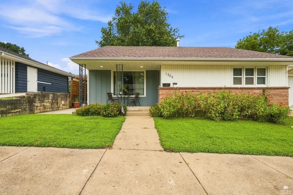 1306 6th Street, Wamego, KS 66547 - #1
