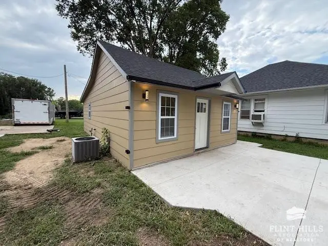 101 1/2 Anderson Avenue, Chapman, KS 67431 - #3