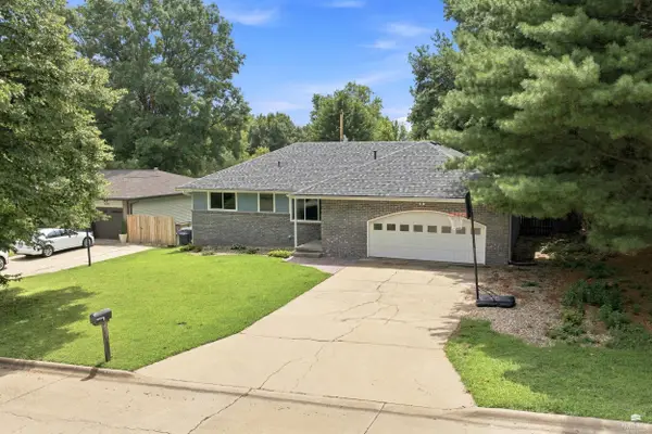 3221 Park Circle, Manhattan, KS 66503