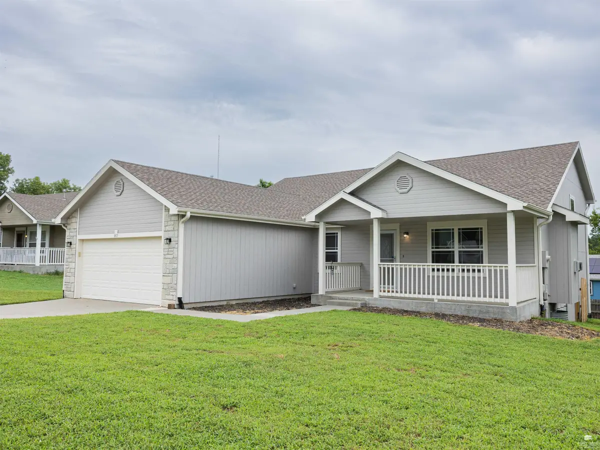 1417 Spring Hill Drive, Junction City, KS 66441 - #1