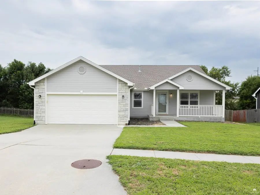 1417 Spring Hill Drive, Junction City, KS 66441 - #2