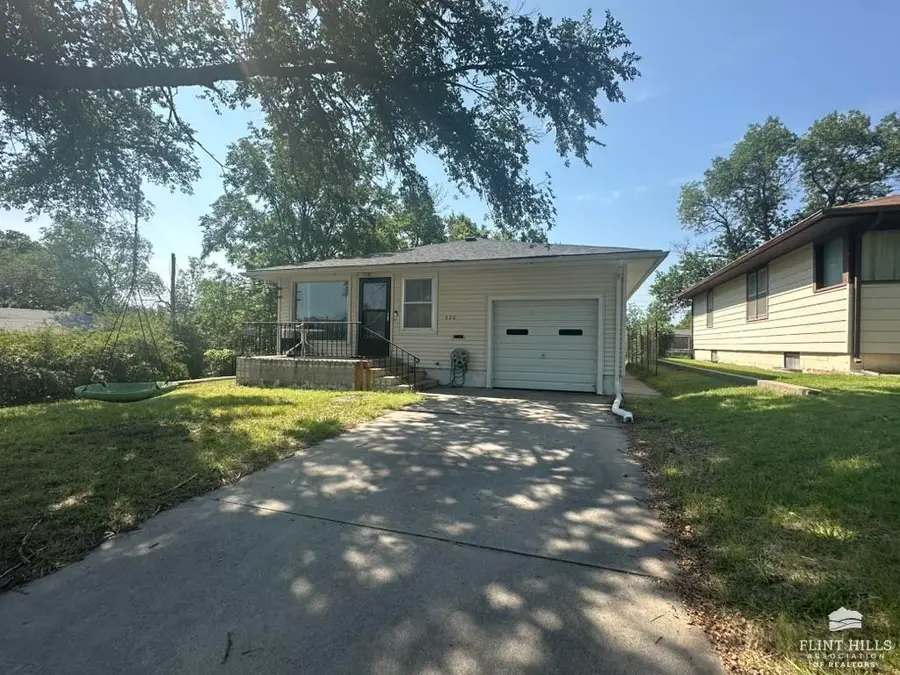 320 W 14th, Concordia, KS 66901 - #2