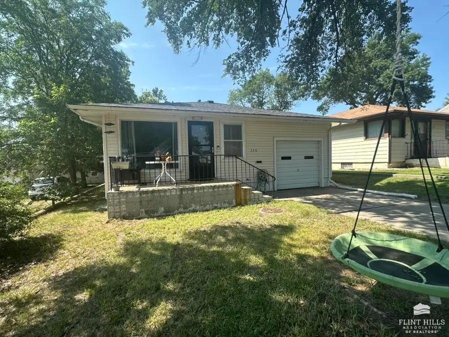 320 W 14th, Concordia, KS 66901 - #3