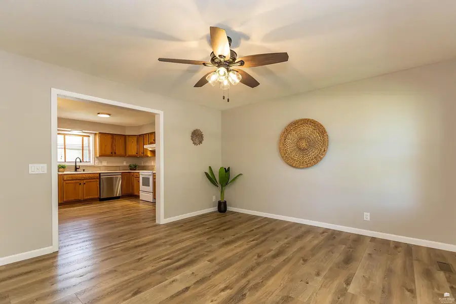 220 Brookmont Drive, Manhattan, KS 66502 - #2