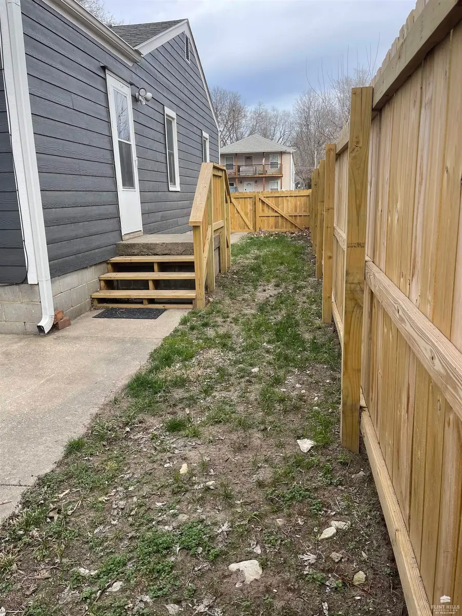 1321 Colorado Street, Manhattan, KS 66502 - #2