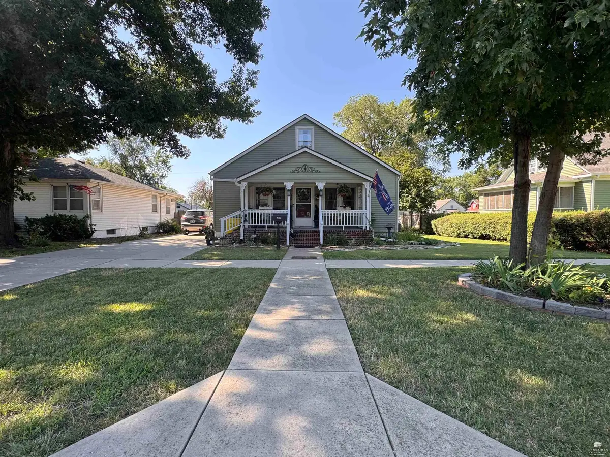 516 NE 7th, Abilene, KS 67410 - #1