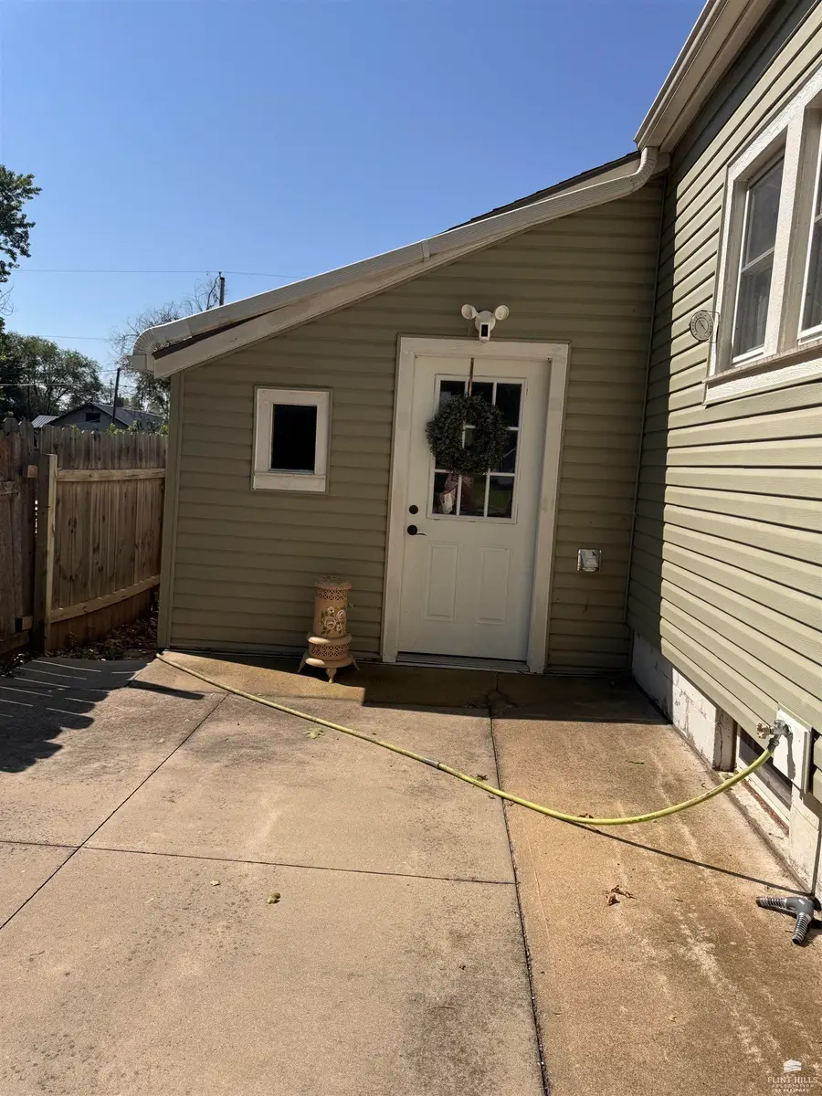 516 NE 7th, Abilene, KS 67410 - #3