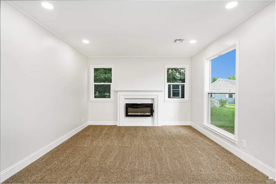 143 Sunset Drive, Junction City, KS 66441 - #2