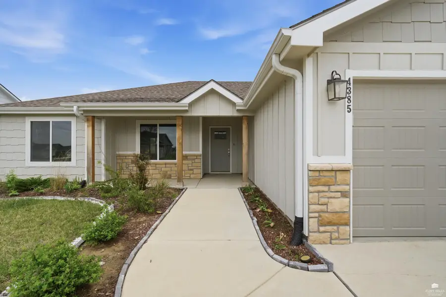 4385 Glen View, Manhattan, KS 66502 - #2