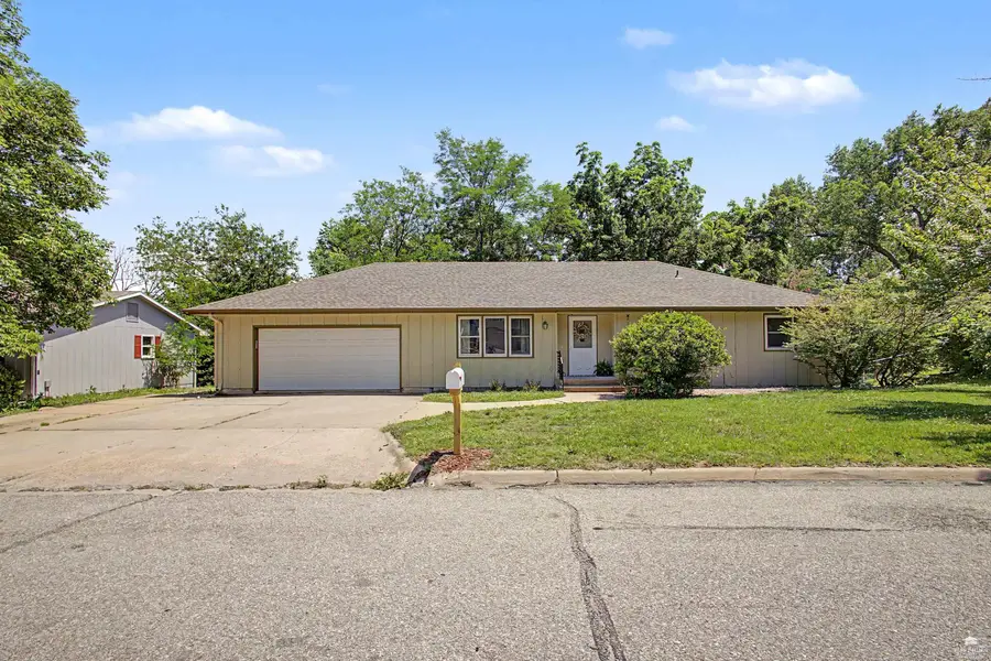 2817 Arbor, Manhattan, KS 66503 - #2