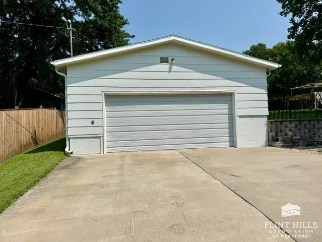 1114 Clarke Street, Clay Center, KS 67432 - #2
