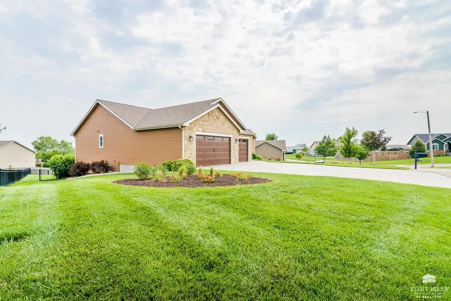 2204 Londondery Drive, Manhattan, KS 66503 - #3