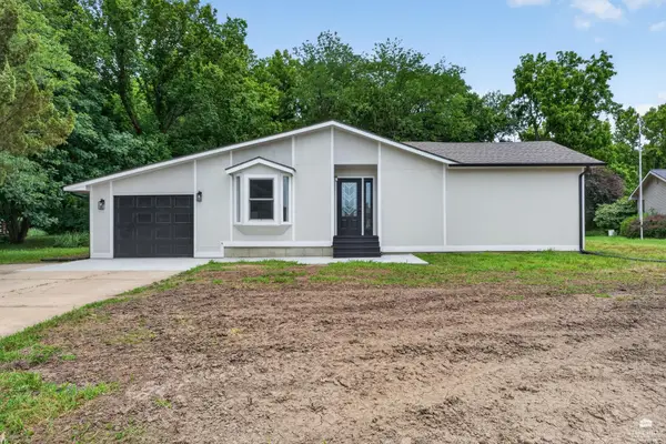 2111 Timbercreek Drive, Manhattan, KS 66502