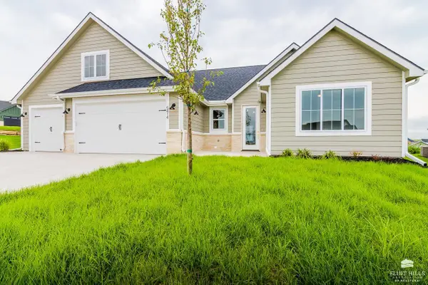 5414 Nicklaus Circle, Manhattan, KS 66503