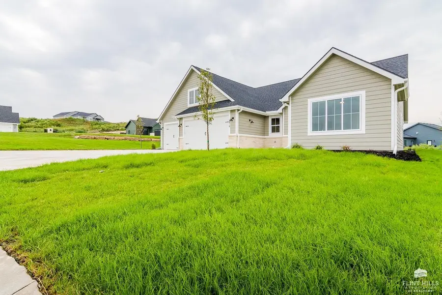 5414 Nicklaus Circle, Manhattan, KS 66503 - #2